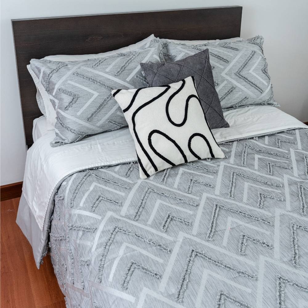 COBERTOR ESSENTIALS CHEVRON PLATA